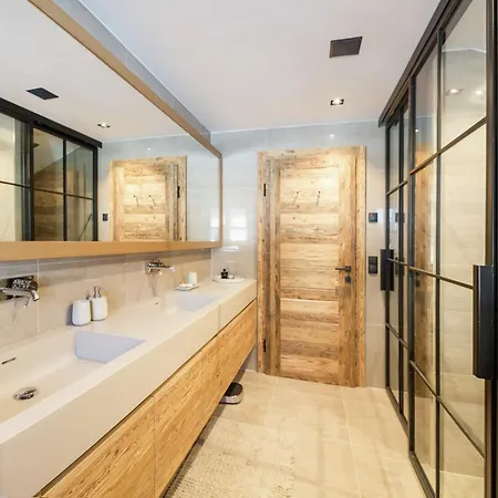 Chalet In Near Lift, Cleaning Included *