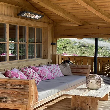 Chalet In Near Lift, Cleaning Included